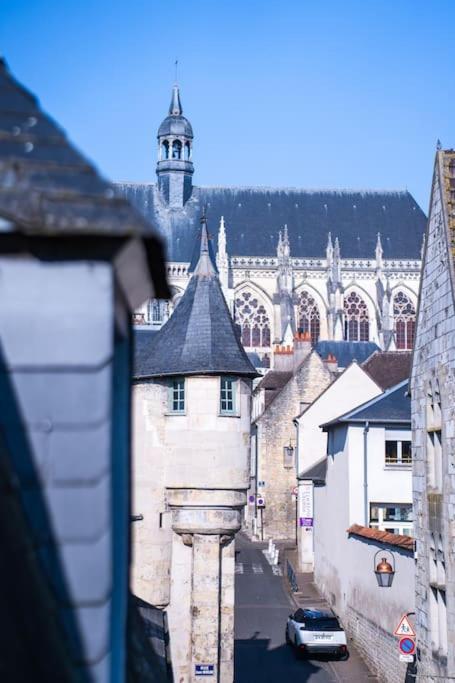 Quartier Historique De Nevers Luaran gambar